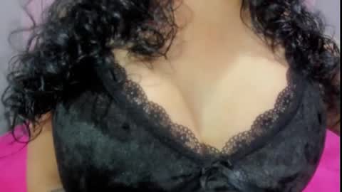 Valeria online show from February 2025 01:01:01 PM
