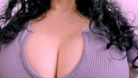 Valeria online show from September 2025 02:00:01 PM