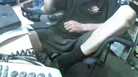 Snapshot of 04oldskool chatting on October 2025 02:34:01 AM 04oldskool online show from October 2025 02:34:01 AM