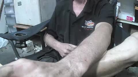 04oldskool online show from November 2025 05:29:02 AM