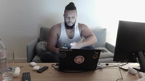 Snapshot of 0_kingsley chatting on October 2025 11:16:01 PM Kingsley online show from October 2025 11:16:01 PM