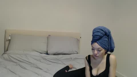 esmay 19 online show from December 2024 08:55:02 PM