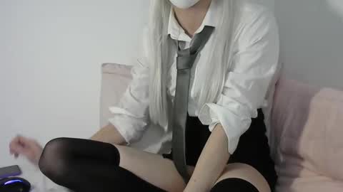 0tter  chan online show from October 2025 05:01:01 PM