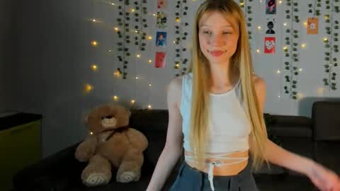 Kira online show from March 2026 05:18:01 PM