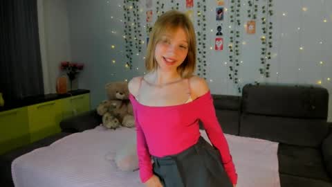 Snapshot of 18kira18 chatting on May 2026 07:30:01 PM Kira online show from May 2026 07:30:01 PM