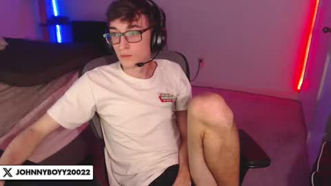 Snapshot of 18yrboyhot chatting on September 2025 01:05:02 AM 19yrboyhot online show from September 2025 01:05:02 AM