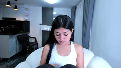 Snapshot of 1bonnie chatting on March 2025 11:06:01 PM Hello soy bonnie online show from March 2025 11:06:01 PM