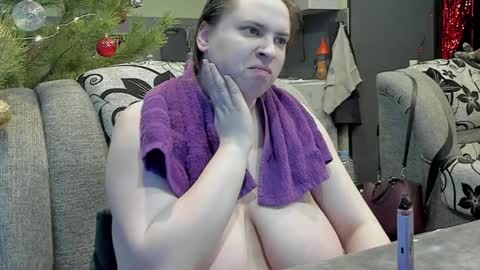 Snapshot of 1lindsey1 chatting on December 2024 08:11:02 AM 1LINDSEY1 online show from December 2024 08:11:02 AM