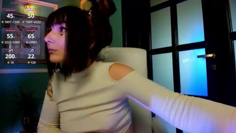 Moona  online show from September 2025 09:35:02 AM