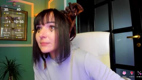 Moona  online show from September 2025 03:39:01 PM