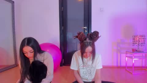 Moona  online show from February 2026 06:31:02 AM