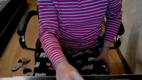 1your_hot_girls online show from October 2025 05:57:02 PM