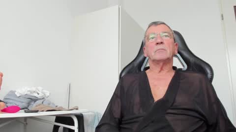 Snapshot of 200gentleman chatting on December 2024 02:17:02 PM Henk online show from December 2024 02:17:02 PM