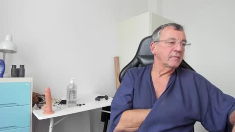 Snapshot of 200gentleman chatting on January 2025 11:40:02 AM Henk online show from January 2025 11:40:02 AM