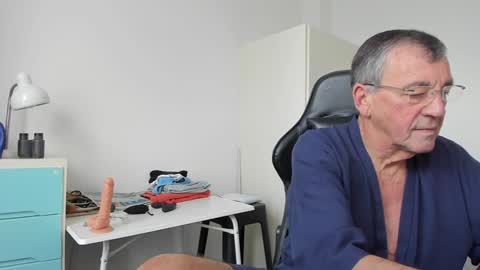 Snapshot of 200gentleman chatting on January 2025 01:13:01 PM Henk online show from January 2025 01:13:01 PM