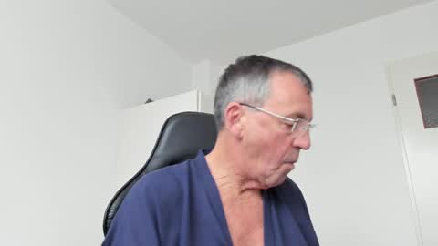 Snapshot of 200gentleman chatting on January 2025 01:42:02 PM Henk online show from January 2025 01:42:02 PM