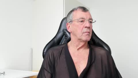 Snapshot of 200gentleman chatting on February 2025 12:40:01 PM Henk online show from February 2025 12:40:01 PM