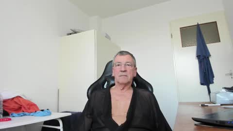 Snapshot of 200gentleman chatting on March 2025 04:13:02 PM Henk online show from March 2025 04:13:02 PM