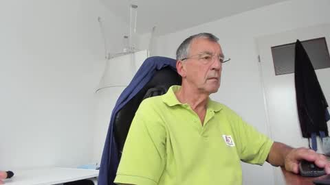 Snapshot of 200gentleman chatting on September 2025 09:32:02 AM Henk online show from September 2025 09:32:02 AM