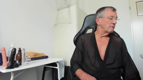 Snapshot of 200gentleman chatting on September 2025 11:15:01 AM Henk online show from September 2025 11:15:01 AM