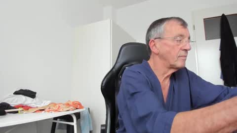 Snapshot of 200gentleman chatting on November 2025 01:57:01 PM Henk online show from November 2025 01:57:01 PM