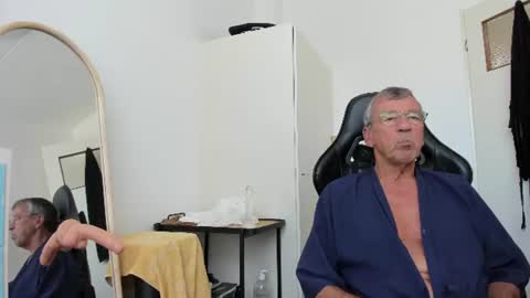 Snapshot of 200gentleman chatting on July 2026 02:08:02 PM Henk online show from July 2026 02:08:02 PM