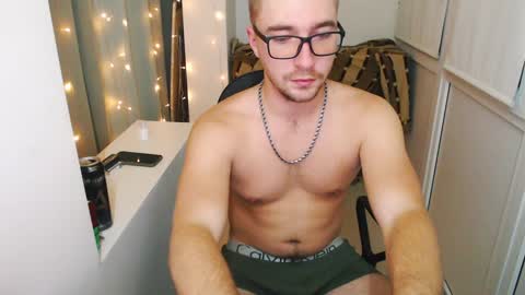 Snapshot of 20semyel20 chatting on January 2025 09:24:01 PM Alex online show from January 2025 09:24:01 PM