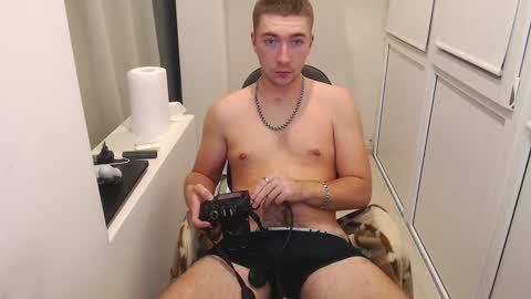 Snapshot of 20semyel20 chatting on February 2025 04:40:02 PM Alex online show from February 2025 04:40:02 PM