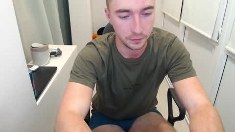 Snapshot of 20semyel20 chatting on March 2025 10:19:02 PM Alex online show from March 2025 10:19:02 PM