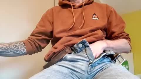 Snapshot of 22_acacia_avenue chatting on February 2026 09:39:01 AM 22_acacia_avenue online show from February 2026 09:39:01 AM