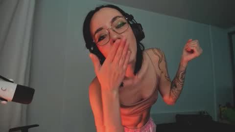 Snapshot of 2b_ chatting on October 2025 04:01:02 AM Sasha weekend from 14 to 27 November online show from October 2025 04:01:02 AM