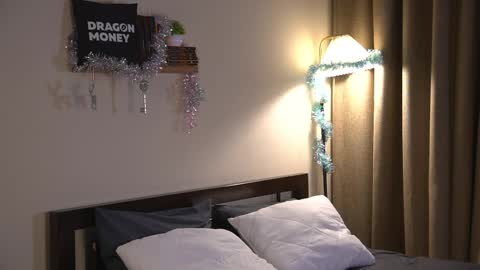 Elley  online show from December 2025 06:42:02 AM