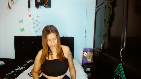 Snapshot of 2girls__dream chatting on January 2025 02:42:01 PM samantha sharon online show from January 2025 02:42:01 PM