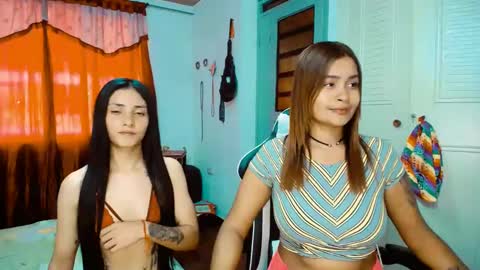 Snapshot of 2girls__dream chatting on February 2025 09:16:02 PM samantha sharon online show from February 2025 09:16:02 PM