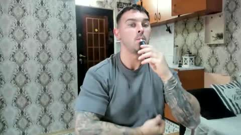 2sexymuscles online show from September 2025 08:31:02 PM