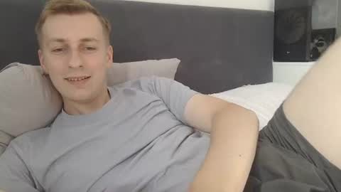Snapshot of 3andy3 chatting on July 2026 06:43:02 AM Andy online show from July 2026 06:43:02 AM