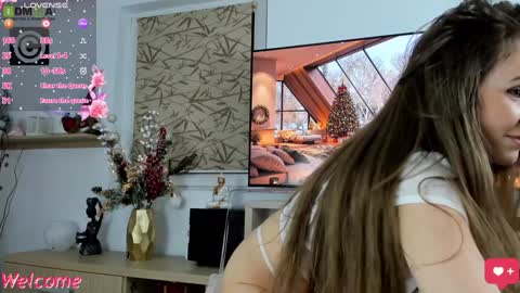 Snapshot of 3lla_rose chatting on January 2025 08:21:02 PM Ella online show from January 2025 08:21:02 PM