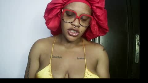 Snapshot of 420ebony_goddess chatting on July 2026 07:36:01 AM goddess zuri online show from July 2026 07:36:01 AM