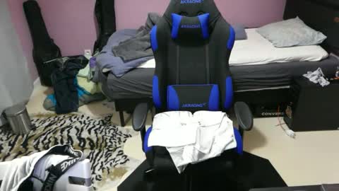 Larese Carlo online show from March 2026 02:18:01 AM