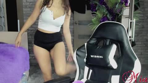 Mia my pvt is open and lovense is active online show from December 2024 04:09:01 AM