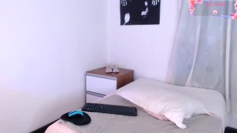 Mia online show from September 2025 03:26:02 PM