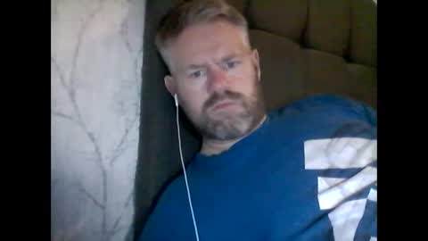 81jonnyx online show from December 2024 02:38:01 PM