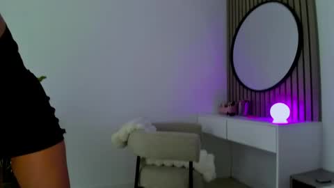 Snapshot of 8selene chatting on May 2026 10:54:01 AM 8selene online show from May 2026 10:54:01 AM