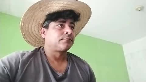 Snapshot of 9vinhocamshow chatting on December 2024 11:43:02 AM 9vinhocamshow online show from December 2024 11:43:02 AM