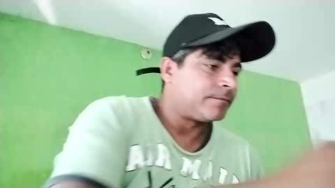 Snapshot of 9vinhocamshow chatting on December 2024 04:43:02 PM 9vinhocamshow online show from December 2024 04:43:02 PM