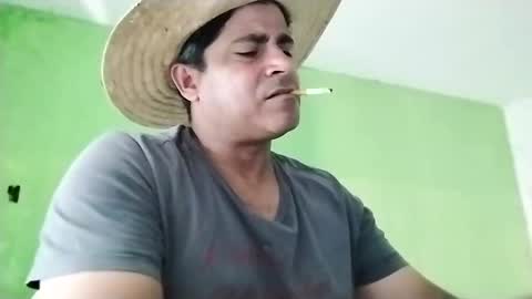 Snapshot of 9vinhocamshow chatting on December 2024 05:44:02 PM 9vinhocamshow online show from December 2024 05:44:02 PM