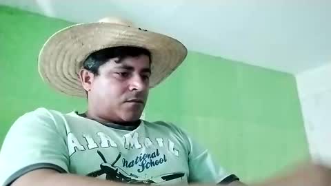 Snapshot of 9vinhocamshow chatting on January 2025 04:27:01 PM 9vinhocamshow online show from January 2025 04:27:01 PM