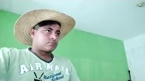Snapshot of 9vinhocamshow chatting on February 2025 11:21:01 AM 9vinhocamshow online show from February 2025 11:21:01 AM