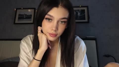 KARINA online show from November 2025 12:05:02 PM