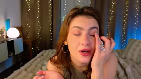 Willow online show from December 2025 09:08:02 PM